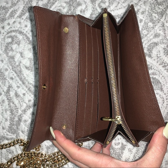 Louis Vuitton Handbag - Picture 7 of 9